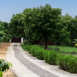  Villa Stayvista's Glasshouse: Orchard With Pool And Relaxation India